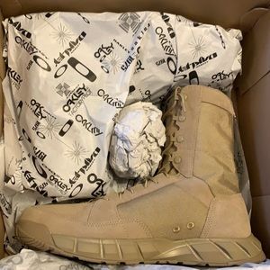 Men’s Oakley Assault tan boot